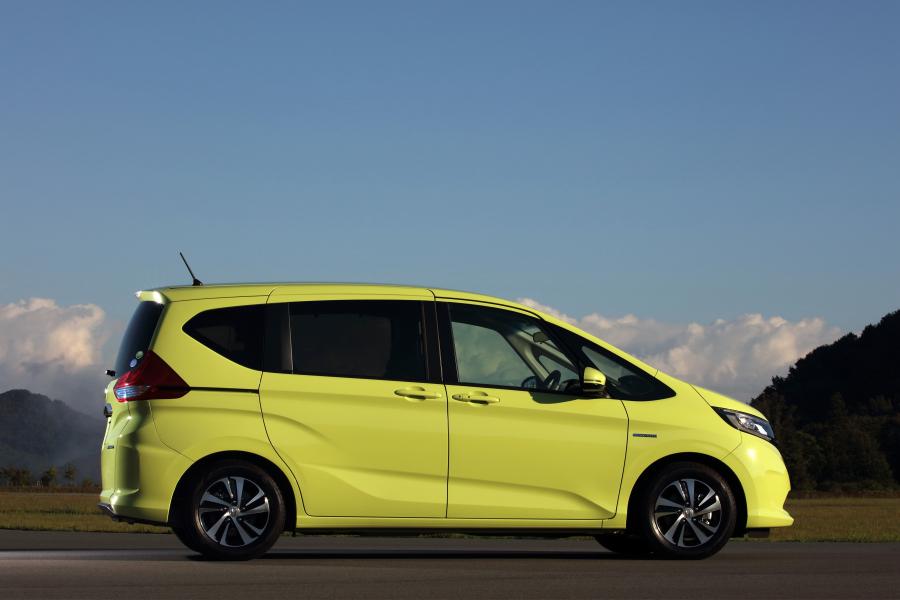  Honda Freed+ Hybrid 2016 года  (фото 10 из 22)